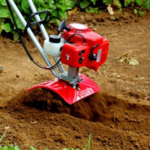 Mantis tiller - 7920 2-cycle in use